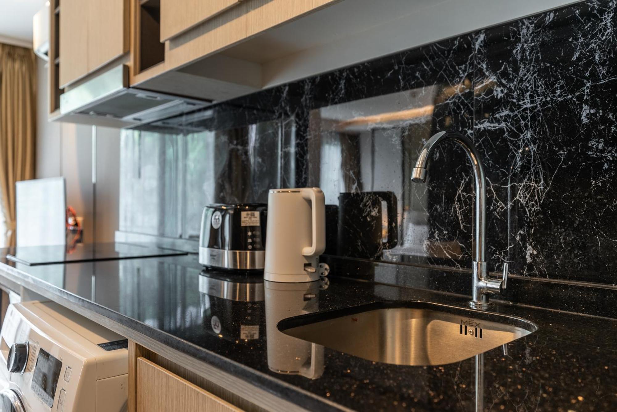 Panora Condo By Villacarte Сурин Бийч Екстериор снимка
